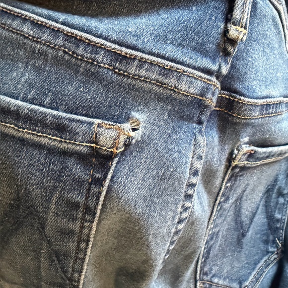 MOTHER High Waisted Runaway flare jeans - size 26 - distressed - Picture 14 of 15